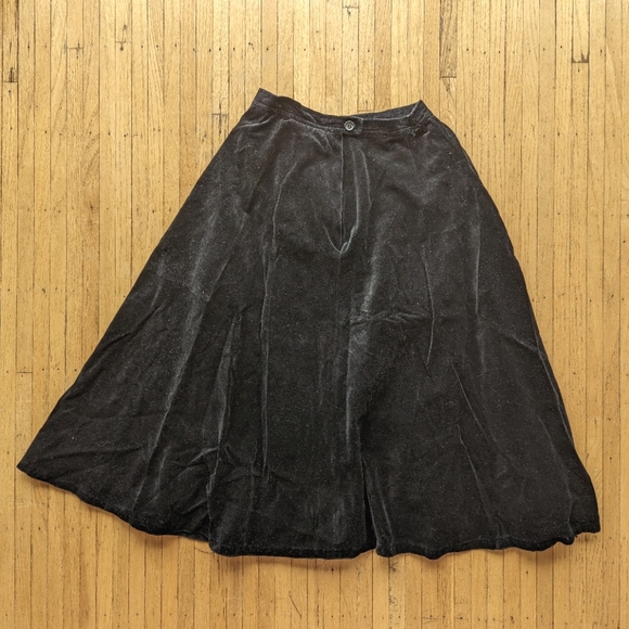 Vintage Black Velvet Below-the-Knee Skirt - Picture 2 of 2